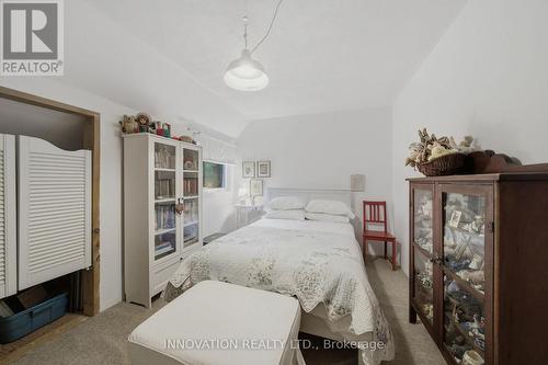 6922 Flewellyn Road, Ottawa, ON - Indoor Photo Showing Bedroom
