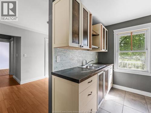 962 Merritt, Windsor, ON - Indoor Photo Showing Kitchen With Double Sink