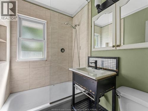 962 Merritt, Windsor, ON - Indoor Photo Showing Bathroom