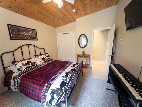 162 Hidden Trail Road, Kenora, ON - Indoor Photo Showing Bedroom
