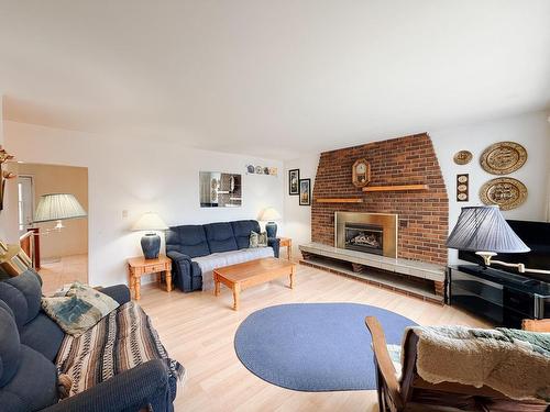 714 River Drive, Kenora, ON - Indoor Photo Showing Living Room With Fireplace