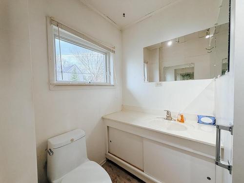 714 River Drive, Kenora, ON - Indoor Photo Showing Bathroom