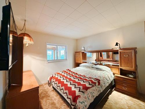714 River Drive, Kenora, ON - Indoor Photo Showing Bedroom