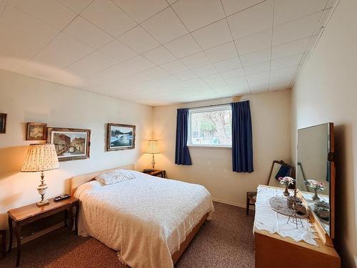 714 River Drive, Kenora, ON - Indoor Photo Showing Bedroom