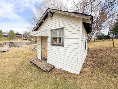 714 River Drive, Kenora, ON - Outdoor