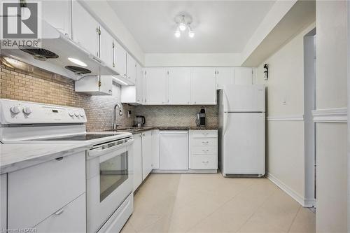 3071 Haines Road, Mississauga, ON - Indoor Photo Showing Kitchen