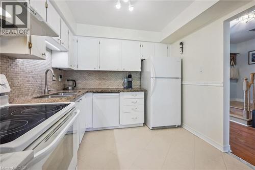 3071 Haines Road, Mississauga, ON - Indoor Photo Showing Kitchen With Double Sink