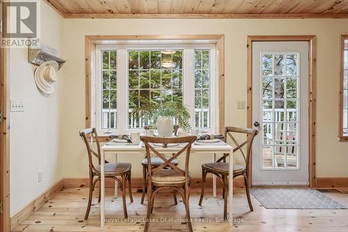 4291 Kawagama Lake Road, Algonquin Highlands (Sherborne), ON - Indoor Photo Showing Dining Room