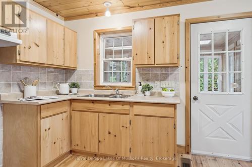4291 Kawagama Lake Road, Algonquin Highlands (Sherborne), ON - Indoor Photo Showing Kitchen With Double Sink