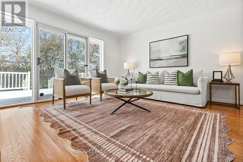 6 Macduff Crescent, Toronto, ON - Indoor Photo Showing Living Room