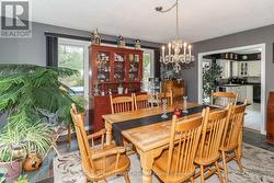 Dining room to kitchen - 