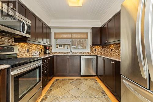 Kitchen - 1 Wren Place, Mcdougall, ON 