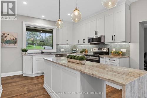 747 Morton 10Th Line, Cavan Monaghan (Cavan Twp), ON - Indoor Photo Showing Kitchen With Upgraded Kitchen