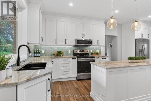 747 Morton 10Th Line, Cavan Monaghan (Cavan Twp), ON - Indoor Photo Showing Kitchen With Double Sink With Upgraded Kitchen