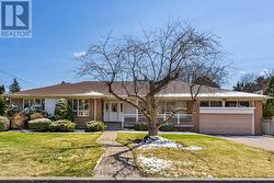 66 CARSCADDEN DRIVE Toronto, ON M2R 2A9
