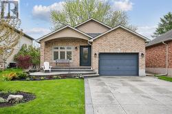 147 VALRIDGE DRIVE  Hamilton, ON L9G 4Y4