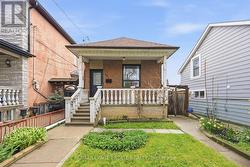 293 HARVIE AVENUE Toronto, ON M6E 4L2