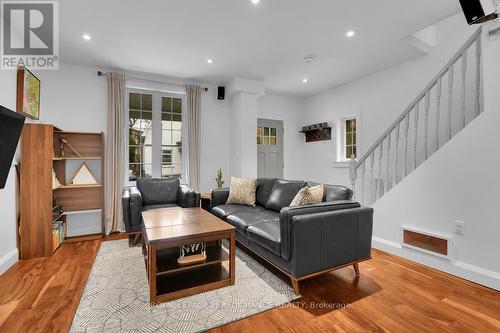 19 Windsor Avenue, Ottawa, ON - Indoor Photo Showing Living Room