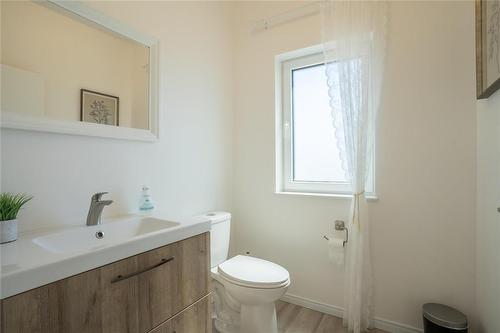 40063 34N Road, La Broquerie, MB - Indoor Photo Showing Bathroom