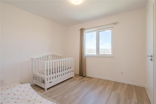 40063 34N Road, La Broquerie, MB - Indoor Photo Showing Bedroom