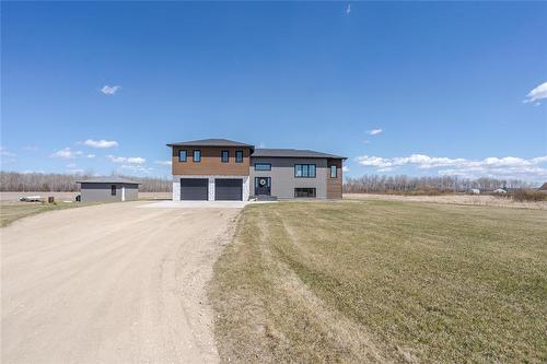 40063 34N Road, La Broquerie, MB - Outdoor
