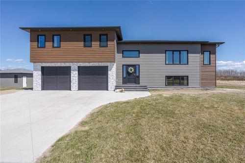 40063 34N Road, La Broquerie, MB - Outdoor With Facade