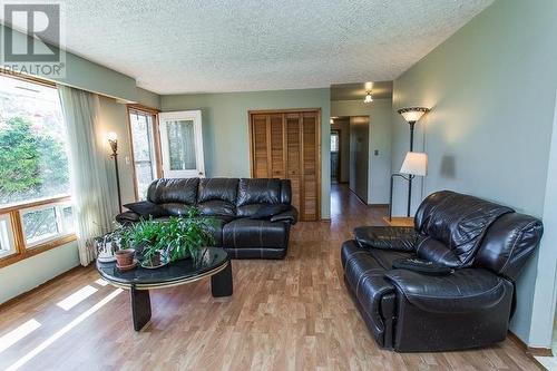 135 Jeffrey Side Rd, Bruce Mines, ON - Indoor Photo Showing Living Room