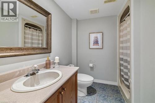 147 Valridge Drive, Ancaster, ON - Indoor Photo Showing Bathroom