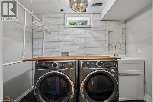 147 Valridge Drive, Ancaster, ON - Indoor Photo Showing Laundry Room