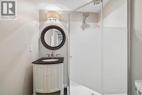 147 Valridge Drive, Ancaster, ON - Indoor Photo Showing Bathroom