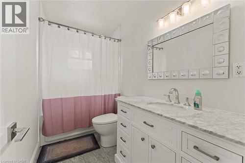 85 Riverview Avenue, Lasalle, ON - Indoor Photo Showing Bathroom