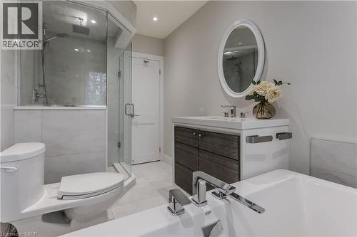 5411 Cornwall Crescent, Burlington, ON - Indoor Photo Showing Bathroom