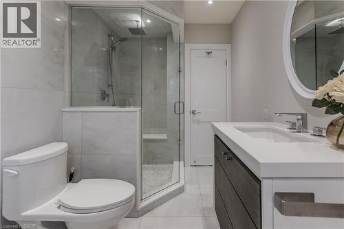 5411 Cornwall Crescent, Burlington, ON - Indoor Photo Showing Bathroom