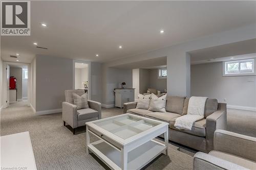 5411 Cornwall Crescent, Burlington, ON - Indoor Photo Showing Living Room