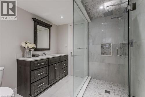 5411 Cornwall Crescent, Burlington, ON - Indoor Photo Showing Bathroom