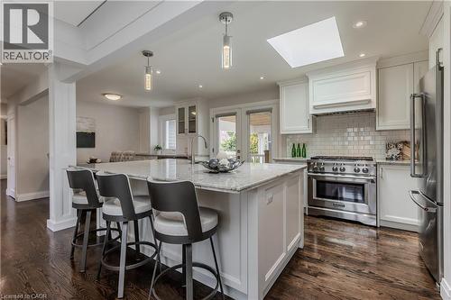 5411 Cornwall Crescent, Burlington, ON - Indoor Photo Showing Kitchen With Stainless Steel Kitchen With Upgraded Kitchen