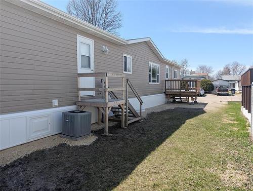 56 Sandale Dr, Winnipeg, MB 