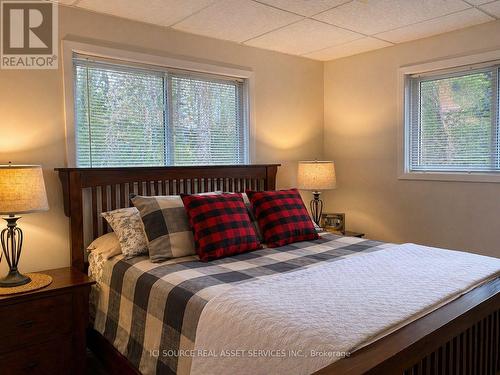 369 Loon Lake Road, Kearney, ON - Indoor Photo Showing Bedroom