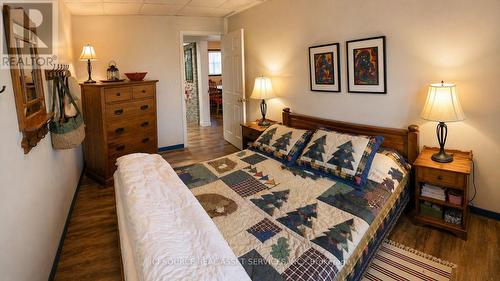 369 Loon Lake Road, Kearney, ON - Indoor Photo Showing Bedroom