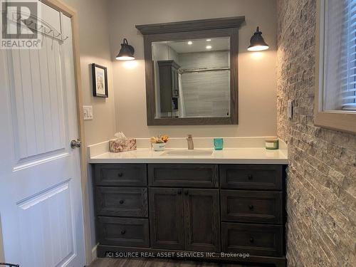 369 Loon Lake Road, Kearney, ON - Indoor Photo Showing Bathroom