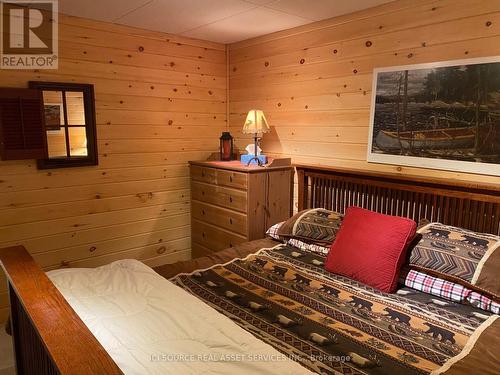 369 Loon Lake Road, Kearney, ON - Indoor Photo Showing Bedroom