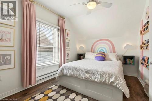 13 Richmond Street, Hamilton, ON - Indoor Photo Showing Bedroom