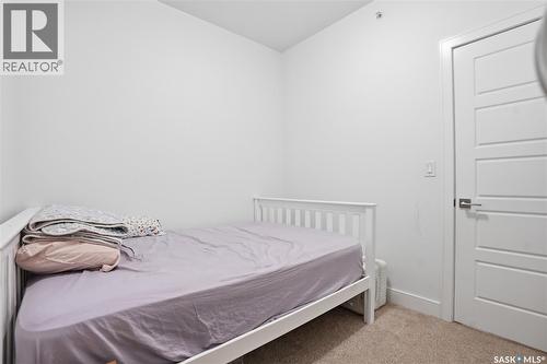 309 105 Willis Crescent, Saskatoon, SK - Indoor Photo Showing Bedroom