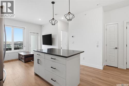 309 105 Willis Crescent, Saskatoon, SK - Indoor