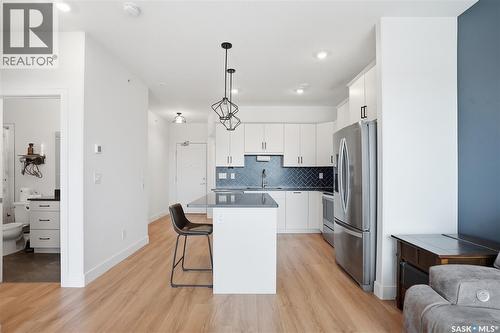 309 105 Willis Crescent, Saskatoon, SK - Indoor Photo Showing Kitchen