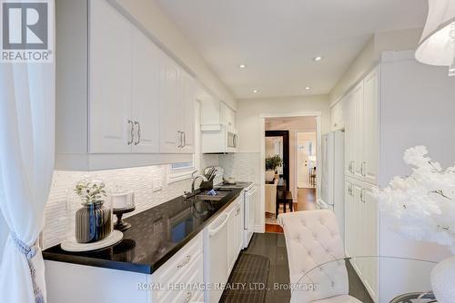 188 Adele Crescent, Oshawa, ON - Indoor Photo Showing Kitchen With Upgraded Kitchen