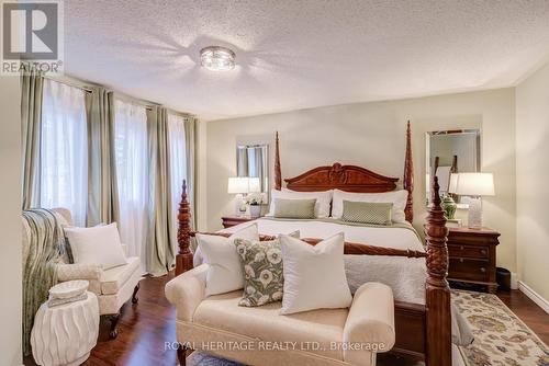 188 Adele Crescent, Oshawa, ON - Indoor Photo Showing Bedroom