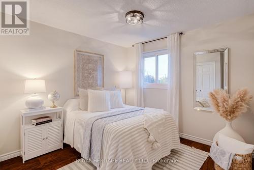 188 Adele Crescent, Oshawa, ON - Indoor Photo Showing Bedroom
