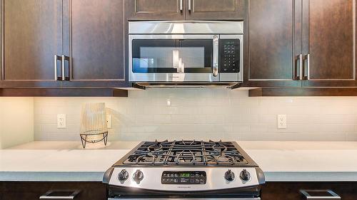 1-1865 Begbie Road, Kelowna, BC - Indoor Photo Showing Kitchen With Upgraded Kitchen