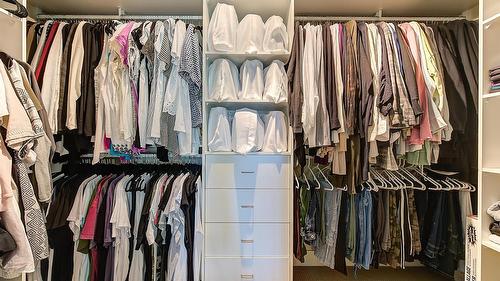 1-1865 Begbie Road, Kelowna, BC - Indoor With Storage